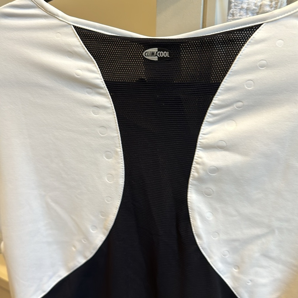 Adidas tennis top NWT size L - Picture 4 of 5